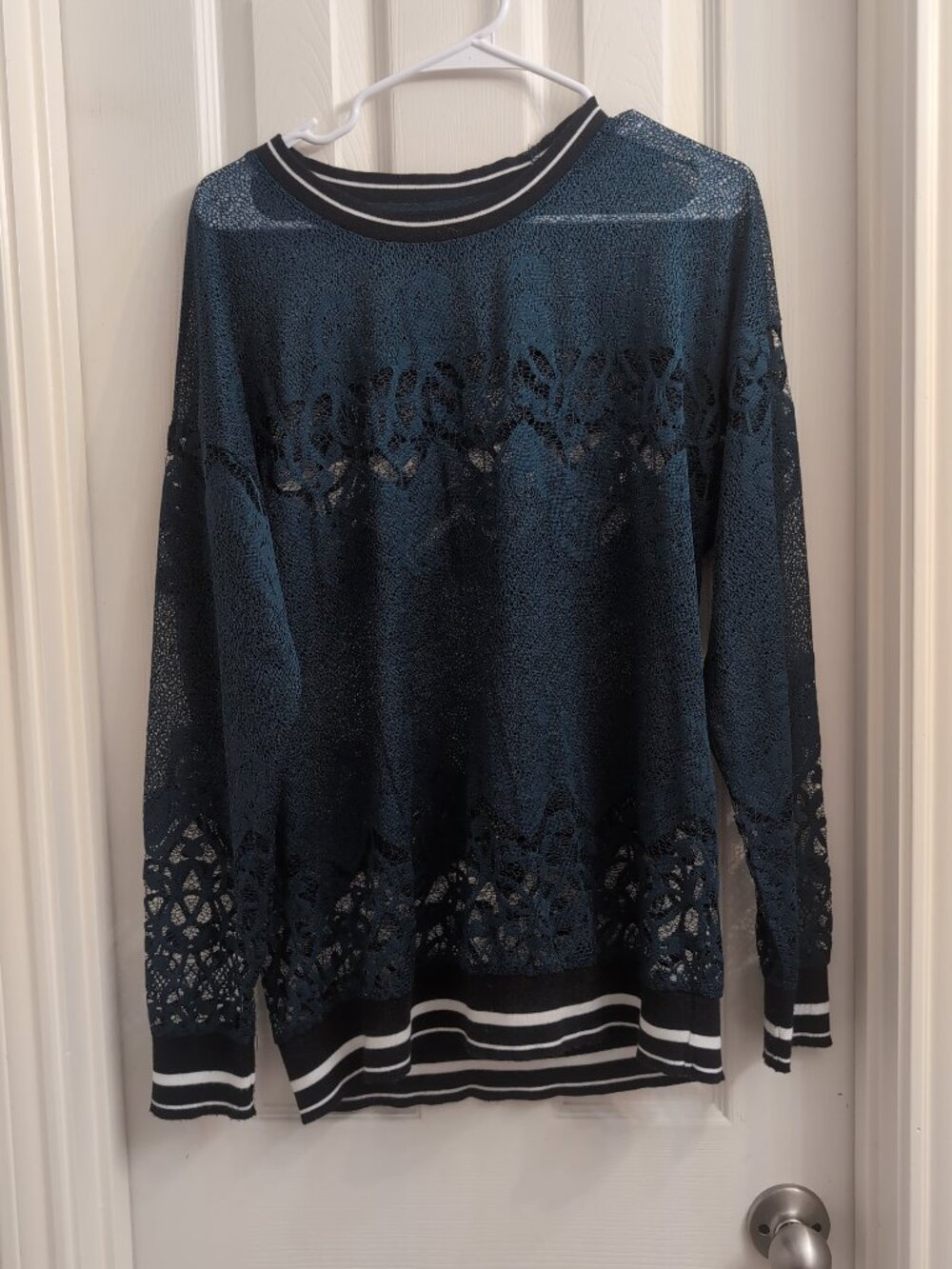 Navy blue sheer top (doesn't come w bag)